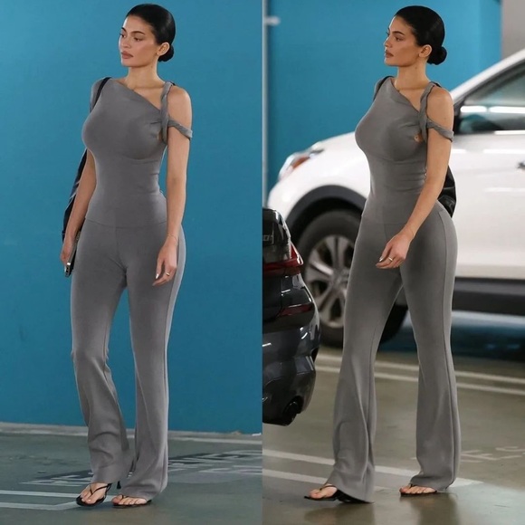 KHY Tops - KHY Set in XS
Sleek Stretch Cutout Foldover Pant
Sueded Stretch Twisted Top